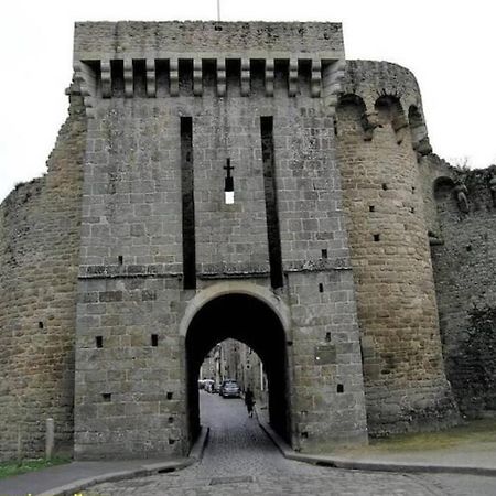 Charmant T1 Au Coeur Du Centre Historique De Dinan Exteriér fotografie